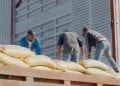 SOLIDARITE – 50 tonnes de vivres et d’équipements envoyés par le Conseil Régional des Khoja Océan Indien (CROI)