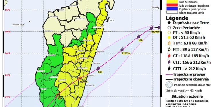TOETRANDRO – Somary nikisaka mianatsimo kokoa ny faritra heverina hidiran&rsquo;i Emnati eto Madagasikara raha ny tomban’i Météo Madagascar, mahazo filazana fanairana mavo ny faritra Afovoany Atsimo sy ny faritra Atsinanana ary Atsimo Atsinanan’ny Nosy
