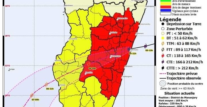 INTEMPÉRIES – Les bandes nuageuses de Batsirai s&rsquo;étendent sur les hautes terres centrales, les pluies et les vents deviennent plus fortes sur les localités impactées du Centre