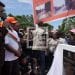 TOURNEE PRESIDENTIELLE – Andry Rajoelina dans l’Analanjirofo pour remettre des décorations aux pêcheurs ayant sauvé le général Serge Gellé après le crash de son hélicoptère et pour des cérémonies d’inauguration et de visite de chantiers
