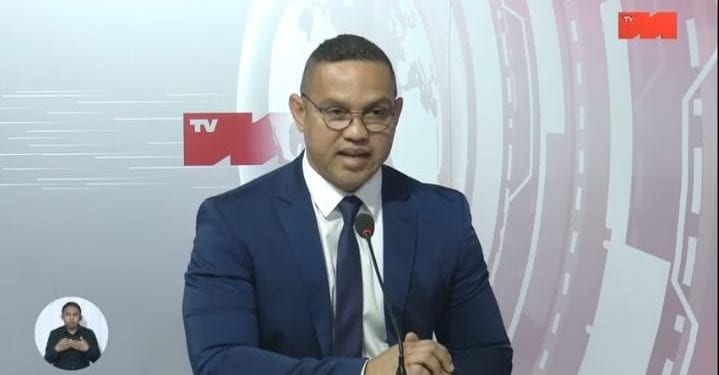 TRANSPORT AERIEN – Tinoka Roberto Raharoarilala assure que les ordinateurs devraient finalement être autorisés en cabine, il évoque la disponibilité d’équipements pour détecter les éventuelles manipulations sur les machines