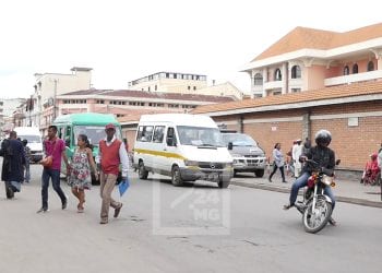 TRANSPORT URBAIN – Les taxi-be des lignes 133 reliant Itaosy au centre-ville demandent l’autorisation de faire demi-tour avant 5h du matin et d’utiliser les strapontins aux heures de pointe