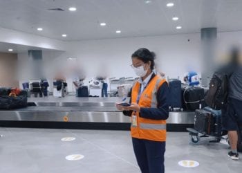 Découvrez dans cette vidéo le métier d’agent d’information de Ravinala Airports travaillant à l’aéroport d’Antananarivo.