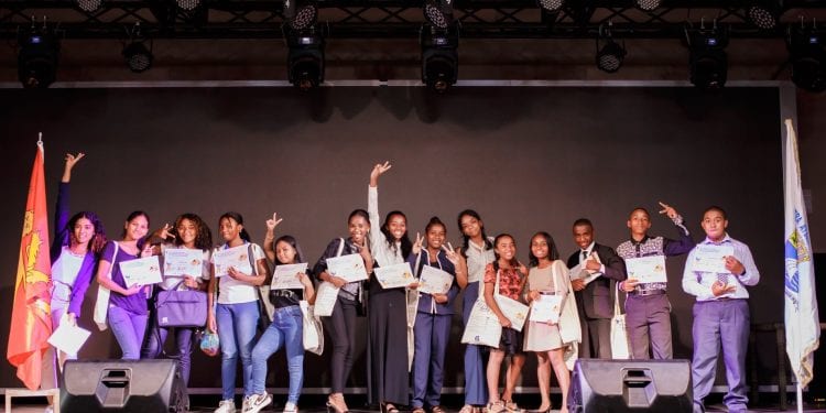 EDUCATION – La plaidoirie contre les vindictes populaires de Fagilla Renée Michel et d’Océane Ophélie Tsiaro remporte le 11ème concours lycéen de plaidoirie pour les droits de l’Homme de Toamasina