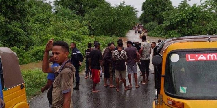 INTEMPÉRIES – Un bébé décède à Ampondra Vohémar suite aux fortes pluies qui ont sévi dans le Nord-Est mercredi au moment du passage d’une zone perturbée dans la région