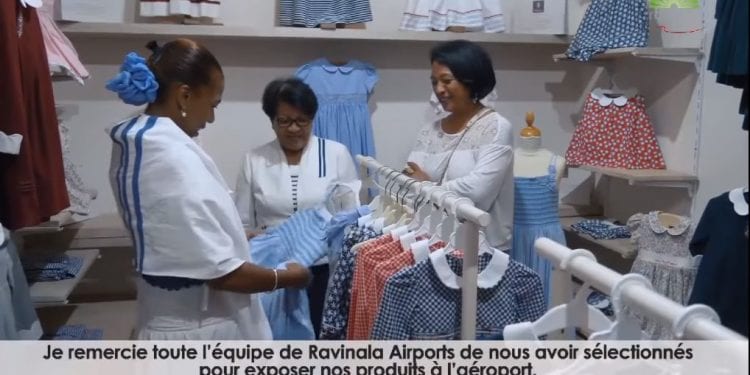 L&rsquo; aéroport est la porte d&rsquo;entrée de Madagascar. La création d&rsquo;un marché artisanal permet à  l&rsquo;aéroport d&rsquo;Antananarivo de devenir une vitrine de l&rsquo;artisanat et du savoir-faire malagasy.