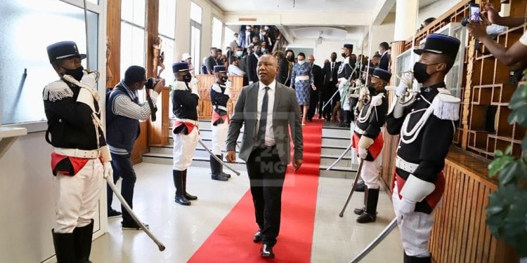 PARLEMENT- Christian Ntsay et Christine Razanamahasoa mettent en garde contre les conséquences d’une éventuelle motion de censure contre le gouvernement ou d’une éventuelle motion de destitution des membres du bureau permanent