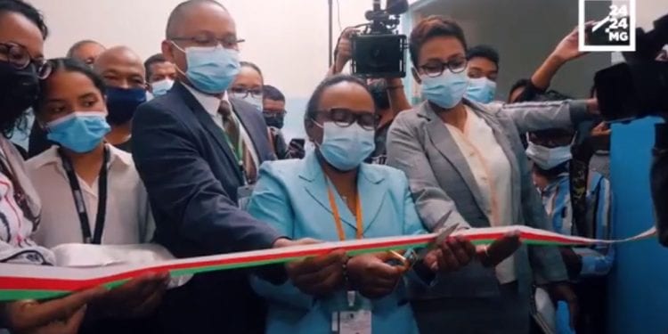 SANTE – Le quartier opératoire du service de chirurgie pédiatrique du Centre hospitalier universitaire Joseph Ravoahangy Andrianavalona (CHU JRA) rénové grâce au partenariat entre l’ONG Operation Smile et le ministère de la Santé publique