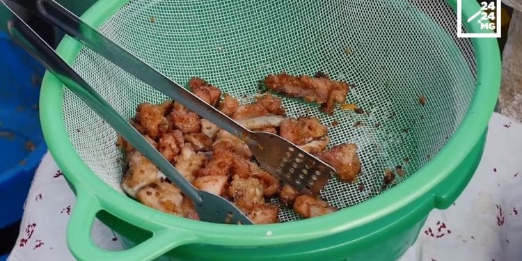 PETIT METIER – A la rencontre de la vendeuse de croquette de poulet pimenté d’Analakely