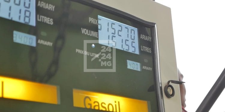 CARBURANT – Le prix du gasoil à la pompe de 600 ariary moins cher que le prix de référence frontière, selon l&rsquo;Office malgache des hydrocarbures, rencontre entre le président de la République et le groupement des pétroliers ce dimanche