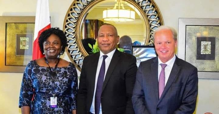 COOPÉRATION – Christian Ntsay en séance de travail avec la Banque mondiale à Dakar dans le cadre du sommet des chefs d’Etat et de gouvernement sur l’IDA 20.