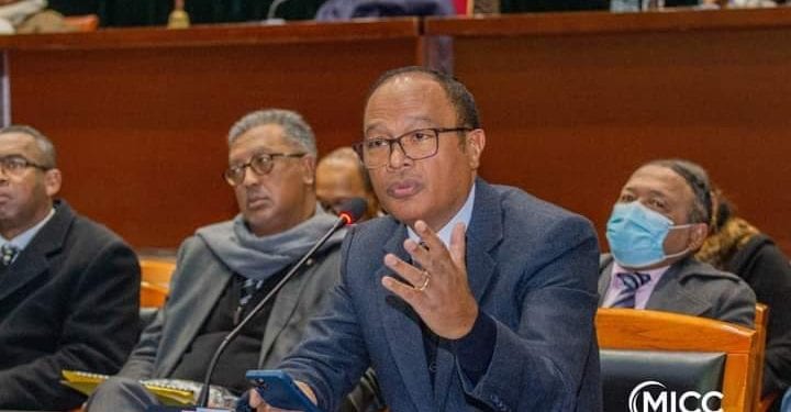 EXPORTATION – Des membres du Conseil d’administration du Conseil national de la vanille en déplacement à Paris pour convaincre les acheteurs et les importateurs de vanille à ne pas acheter l’épice malgache à moins de 250 dollars le kilo