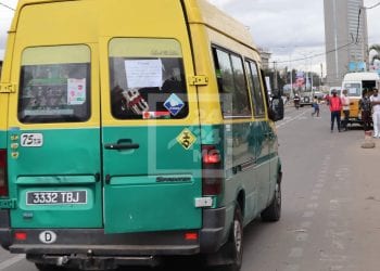 MOBILITE – La municipalité d’Antananarivo insiste sur les frais de transport à 600 ariary proposés après les discussions avec le président de la République, des taxi-be prennent 800 ariary aux passagers