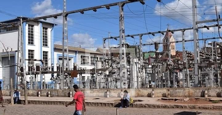 ÉNERGIE – La JIRAMA annonce la construction de deux nouvelles lignes de distribution d&rsquo;énergie sur les réseaux Tana Nord et Tana Sud afin de reduire les perturbations dues à la saturation des lignes existantes