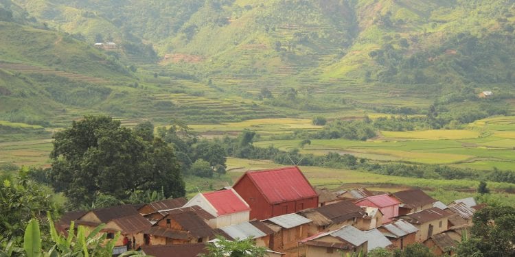IKONGO – Une dizaine de personnes tuées et 40 autres blessées après que la gendarmerie a ouvert le feu sur des manifestants réclamant la vindicte populaire sur des présumés assassins et kidnappeurs.