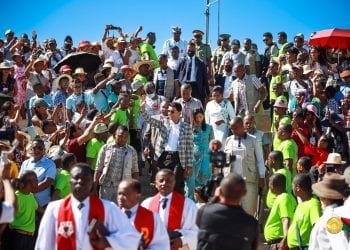 RELIGION – Andry Rajoelina offre une voiture tout terrain au président de l’Eglise luthérienne de Madagascar et une enveloppe de 20 millions d’ariary à l’organisation du 21ème Congrès de l’Union des jeunes chrétiens luthériens malgaches