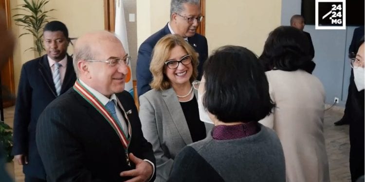 GIOVANNI DI GIROLAMO, AMBASSADEUR DE L’UNION EUROPÉENNE À MADAGASCAR – « J’ai apprécié la capacité des Malgaches à garder la bonne humeur dans les circonstances difficiles »