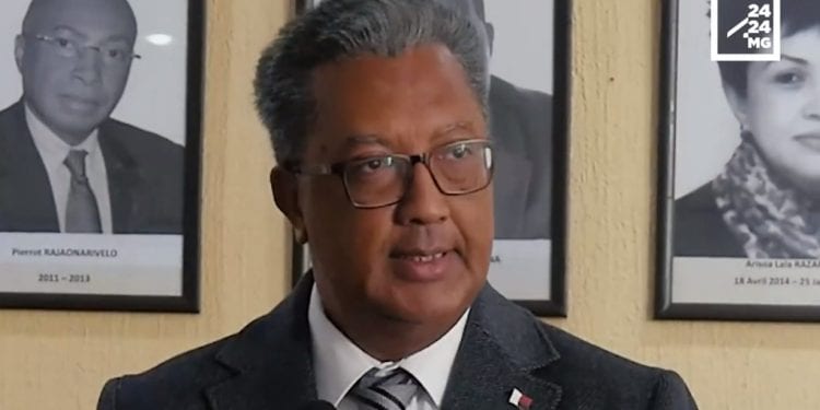 RICHARD RANDRIAMANDRATO, MINISTRE DES AFFAIRES ETRANGERES – « Nous ne pouvons pas venir avec des bateaux de guerre et des canons pour récupérer les îles éparses »