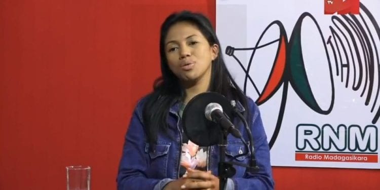 ECONOMIE – Lalatiana Rakotondrazafy Andriatongarivo estime que Madagascar avait atteint sa vitesse de croisière lors de la première année du quinquennat d&rsquo;Andry Rajoelina mais que tous les efforts ont été mis à mal par la crise sanitaire et la crise en Ukraine
