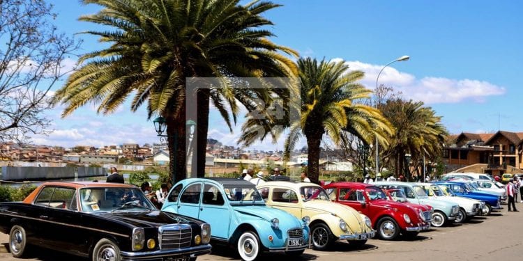 AUTOMOBILE – Séquence nostalgie dans les rues de Tana avec des voitures d&rsquo;époque