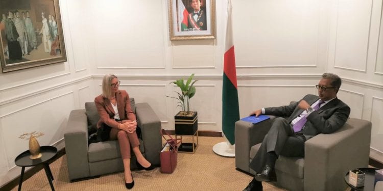 COOPÉRATION – Isabelle Delattre, la nouvelle ambassadrice de l&rsquo;Union européenne à Madagascar, reçue par le ministre des Affaires étrangères
