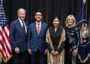 DIPLOMATIE – La présidence de la République évoque une « invitation historique » du chef d’Etat malgache par le président américain à New York, signe d’une « relation de confiance » entre les deux dirigeants, selon son communiqué