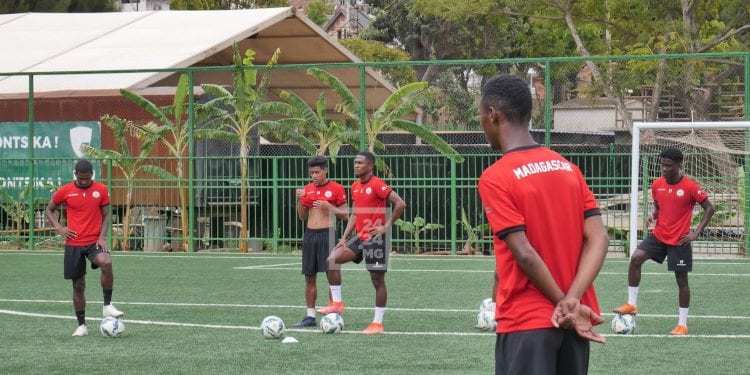 FOOTBALL – Le regroupement des Barea U23 a débuté ce mercredi avec 13 joueurs locaux et l’expatrié Arnaud Andrianantenaina.