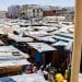 MARCHÉ –  Des marchands de rue contestent leur expulsion des trottoirs de la rue longeant la Petite Vitesse, la Commune urbaine d&rsquo;Antananarivo annonce ne pas vouloir céder dans sa démarche d&rsquo;assainissement