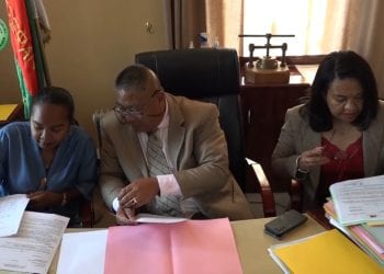 ADMINISTRATION – Le ministère de la Justice brandit des sanctions administratives et la suspension à l’encontre des greffiers grévistes, les chefs de parquet autorisés à procéder à des arrestations sans la présence des greffiers.