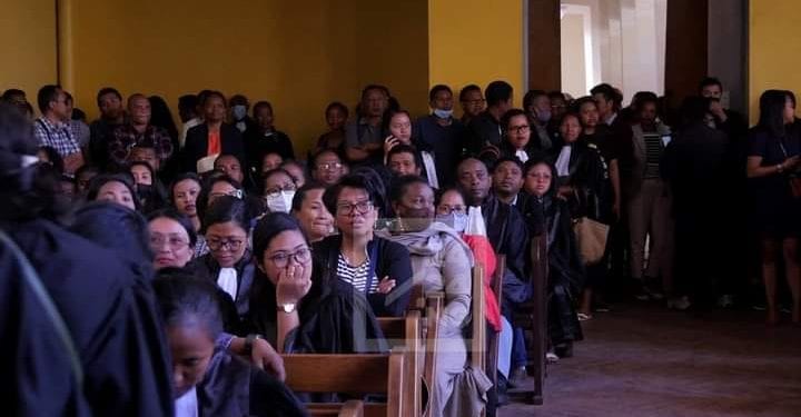 ADMINISTRATION – Le syndicat des greffiers annonce une trêve de trois mois et prévoit de reprendre le travail à partir du 2 Novembre