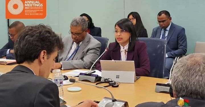 ECONOMIE – Madagascar présente au Fonds monétaire international ses avancées dans la mise en œuvre des reformes structurelles et discute de plusieurs domaines avec des partenaires techniques et financiers à Washington