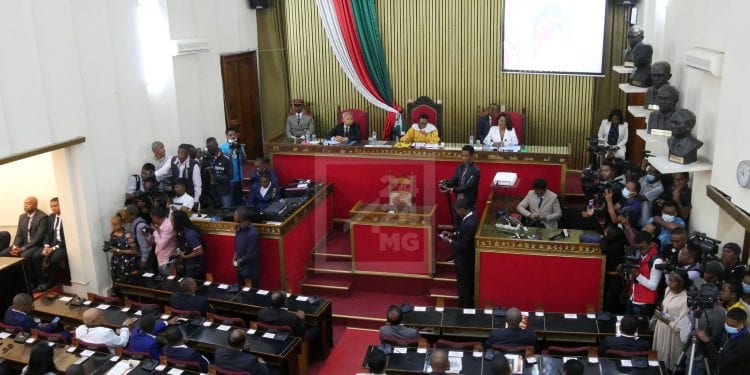 EDUCATION – La société civile recommande au Parlement d&rsquo;adopter le projet de loi portant orientation générale du système éducatif à Madagascar qu&rsquo;il estime acceptable