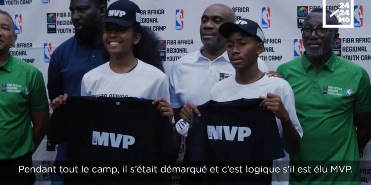 BASKETBALL – Loïc Fenofitia Andrianjatovo, 15 ans, 1m70 et tout d&rsquo;un grand
