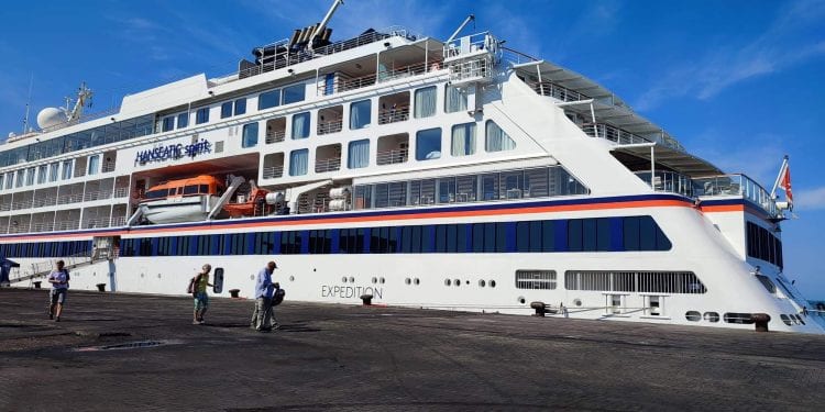 TOURISME DE CROISIÈRE : Le paquebot Hanseatic accoste à Mahajanga