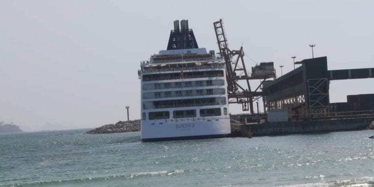 TOURISME – Le paquebot Europa 2, avec près de 400 touristes, en escale à Tolagnaro