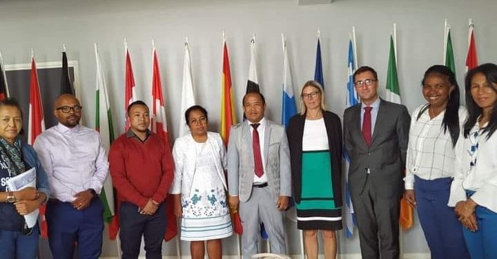PARTENARIAT – Près de 6 milliards d’ariary offerts par l’Union européenne à deux organisations de la société civile pour soutenir leurs initiatives pré-électorales