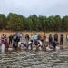 PISCICULTURE – Le ministère de la Pêche et de l&rsquo;économie bleue déverse 5 000 alevins dans le lac de Tsiazompaniry et offre des filets de pêche aux normes aux pêcheurs de la région