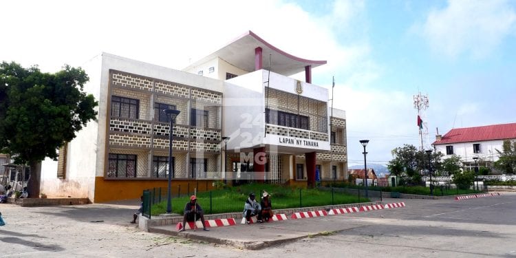 FIANARANTSOA – Les vendeurs de produits artisanaux du marché d’Anjoma refusent la réorganisation menée par la Commune