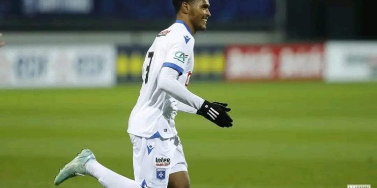 FOOTBALL – Doublé de Rayan Raveloson et victoire de l&rsquo;AJ Auxerre aux tirs aux buts en 32e de finale de Coupe de France