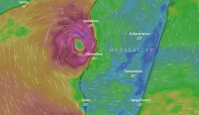METEOROLOGIE – Cheneso s&rsquo;intensifie en forte tempête tropicale et reste quasi-stationnaire au large de Morondava depuis plus de 18 heures