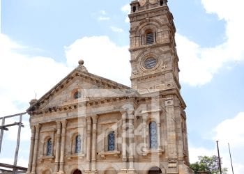 PATRIMOINE – Le Conseil des ministres autorise les travaux de réparation de la tour de l’église du Palais de la Reine sur la Haute ville endommagé par la foudre