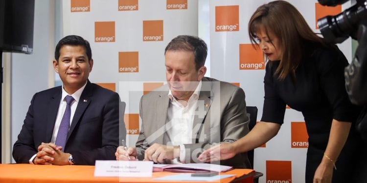 TÉLÉCOMMUNICATIONS – Orange Madagascar signe un accord avec Nuran Wireless pour déployer 500 nouveaux sites dans les zones rurales