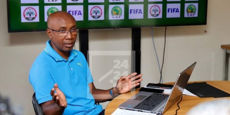 FOOTBALL – Rado Rasoanaivo déplore le débat suscité autour des primes des joueurs des Barea A&rsquo; la veille d&rsquo;un match décisif de l&rsquo;équipe nationale au Chan et appelle l&rsquo;opinion à laisser les joueurs de concentrer sur la compétition