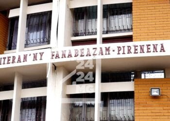 CONFLIT – Le tribunal administratif de Fianarantsoa prononce le sursis à exécution de la décision de mise à pied de cinq élèves d’Alakamisy Itenina