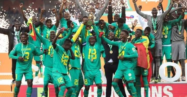FOOTBALL – Le Sénégal remporte son premier Championnat d’Afrique des nations en battant l’Algérie aux tirs au but (0-0, 5-4 tàb)