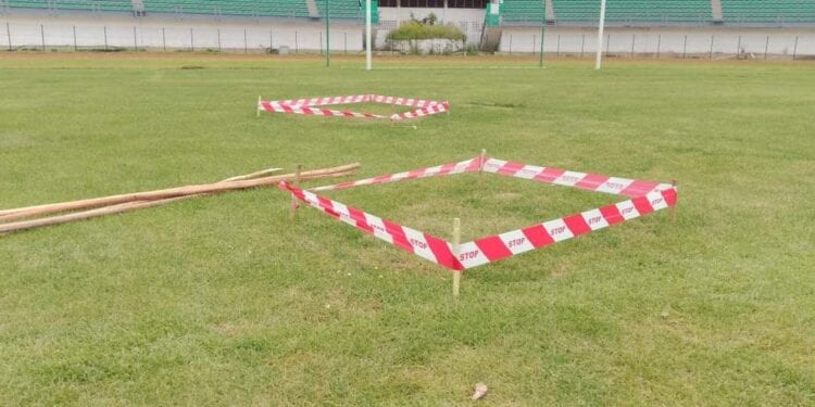 FOOTBALL – Le Secrétariat d’Etat en charge des Nouvelles villes et de l’habitat promet la réhabilitation de la pelouse du stade des Barea avant le prochain match des Barea en mars