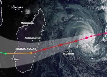 CATASTROPHES – Le cyclone tropical Freddy pourrait atterrir entre Nosy Varika et Mananjary mardi soir selon les prévisions de Météo France Réunion