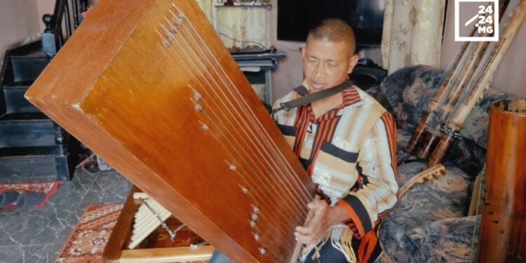 MUSIQUE – Benja Gasy, le chercheur polyinstrumentaliste qui sait créer ses propres instruments.