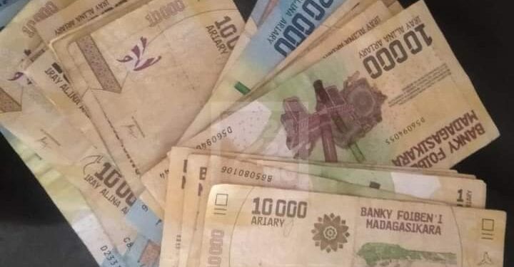 MONNAIE – Dépréciation de 12,8% de l’ariary par rapport au dollar en une année