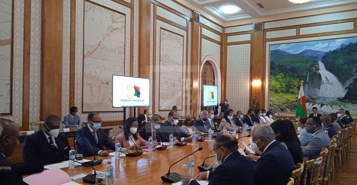 ADMINISTRATION – La prochaine équipe gouvernementale privilégiera l’aspect social dans ses actions suivant les consignes présidentielles, rapporte Lalatiana Rakotondrazafy